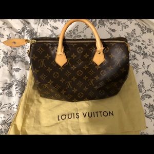 Authentic Louis Vuitton Monogram Speedy 30